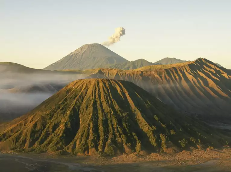 Indonesiens Naturschauspiel: Von Vulkanen auf Java bis zur Magie Balis