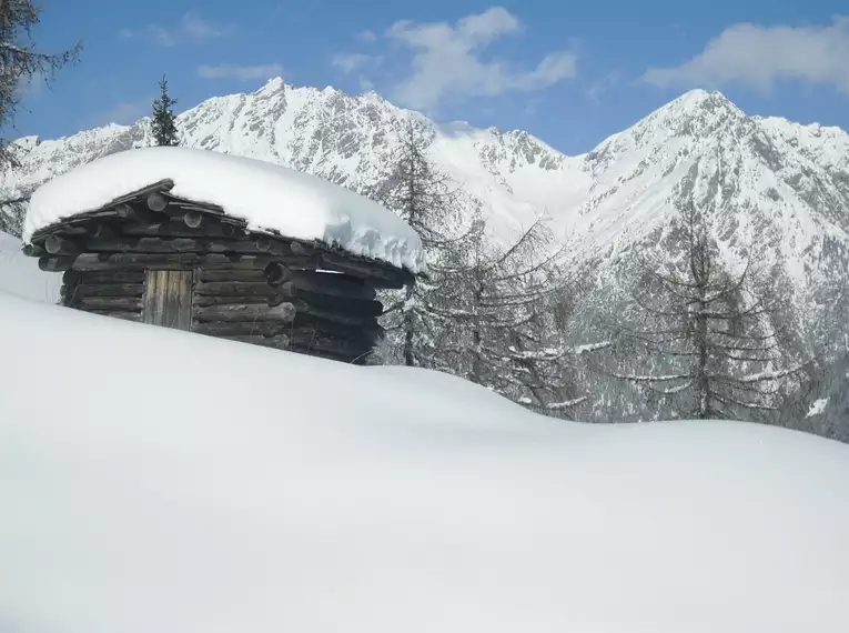 Schneeschuhwandern im stillen Obernbergtal