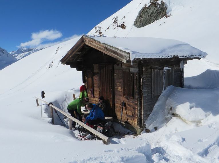 Schneeschuhwandern im stillen Obernbergtal