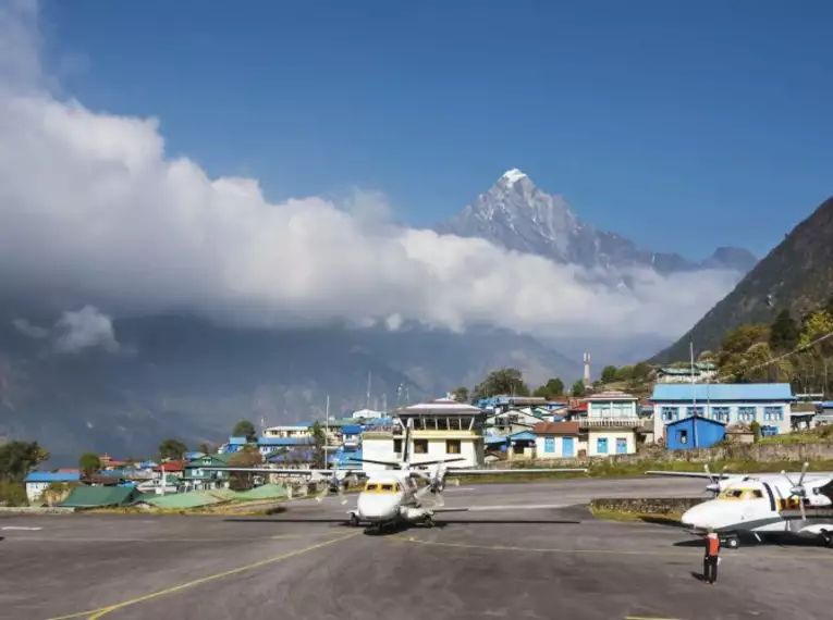 Everest Komfort Trek: Eine Reise durch Nepals majestätische Bergwelt