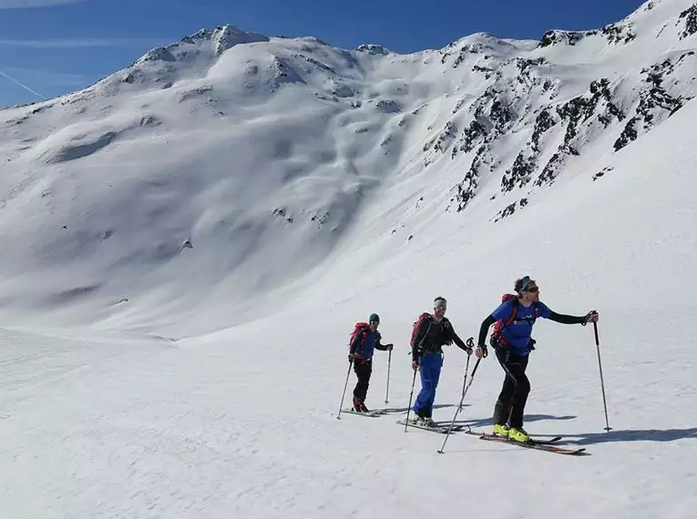 Verlängertes Skitourenwochenende im abgeschiedenen Langtauferer Tal