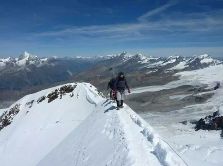 4000er Hochtourenwoche rund um die Britannia-Hütte