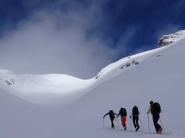 Anspruchsvolle Skitourenwoche im Rosengarten