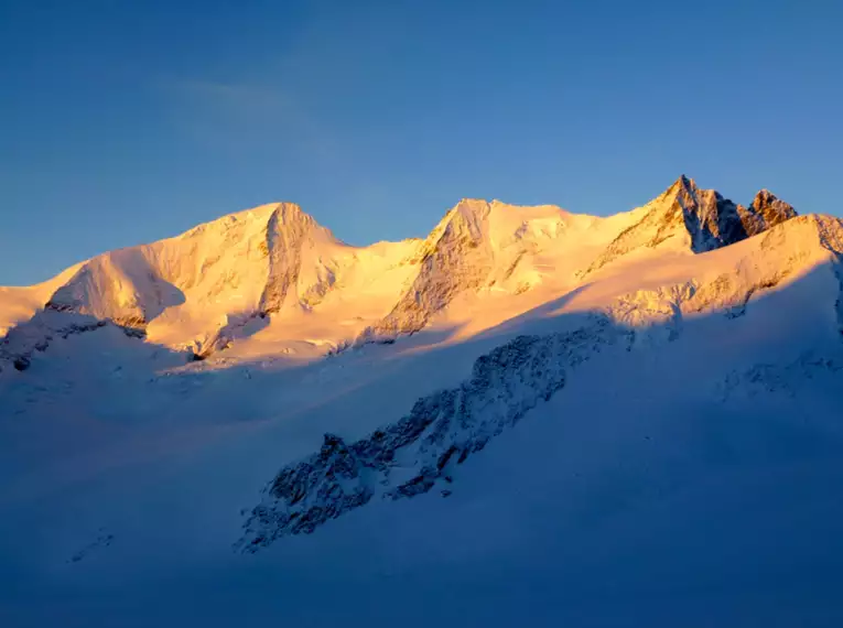 Skidurchquerung entlang der Berner Oberland Haute Route