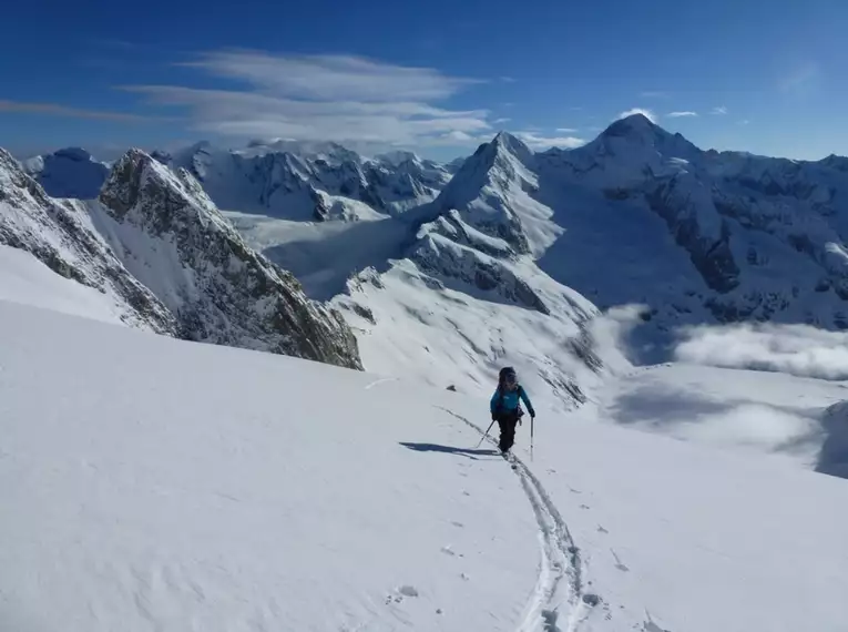 Verlängertes Skitourenwochenende Berner Oberland 