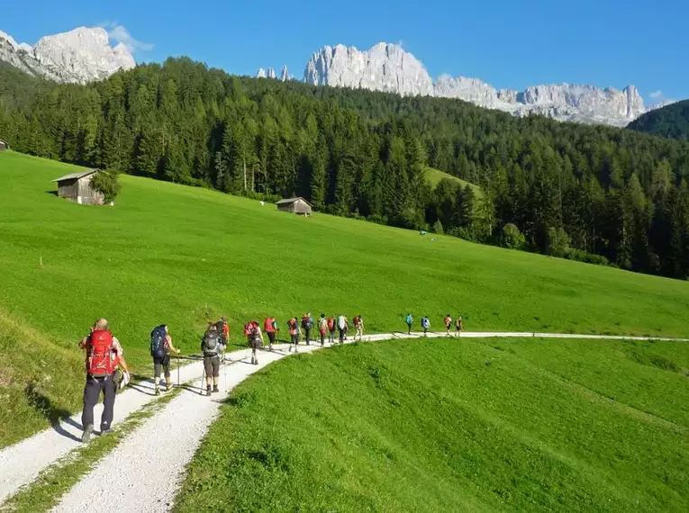 Tageswanderungen im Schatten des Dachsteins