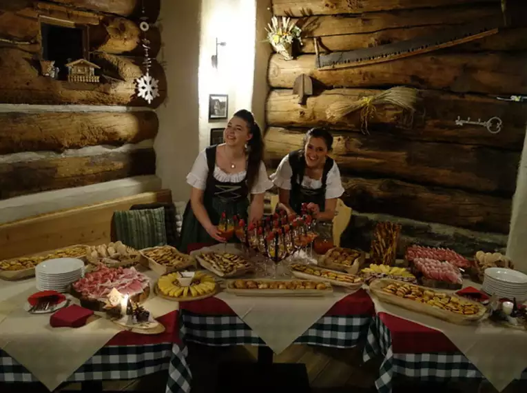 Anspruchsvolle Skitourenwoche auf der Caricc Alm