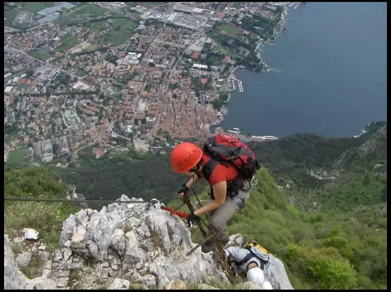 Luftige Klettersteige am Gardasee