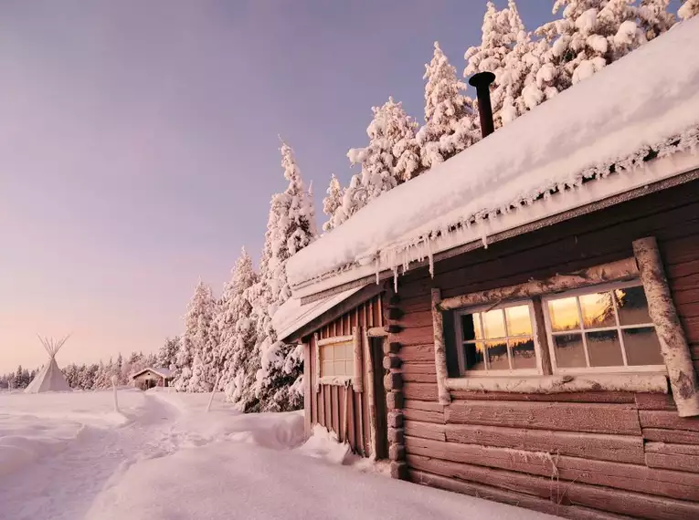 Magische Winteridylle in Schweden: Authentische Naturerlebnisse im Wildnisgehöft Solberget