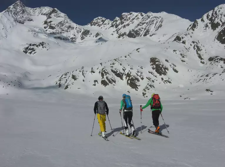 Anspruchsvolle Skitourenwoche auf der Caricc Alm