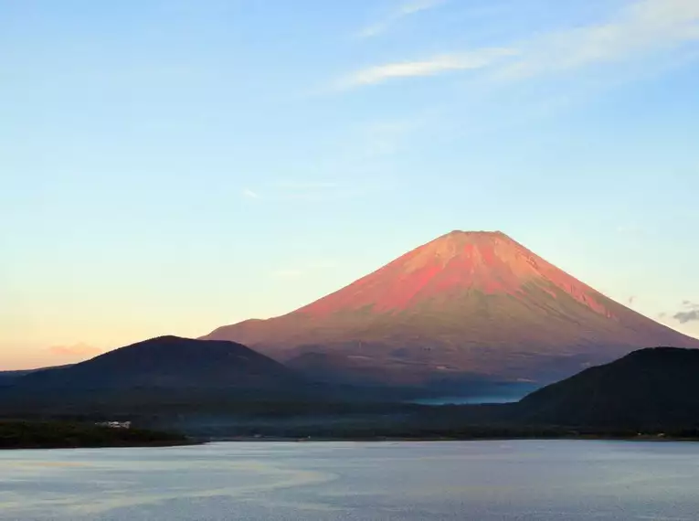 Japan: Kirschblüte oder Herbstlaub zaubern Farbenwunder