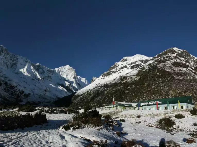 Everest Komfort Trek: Eine Reise durch Nepals majestätische Bergwelt