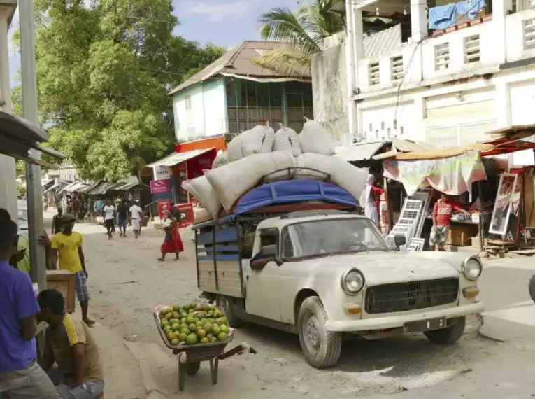 Magisches Madagaskar: Lemuren, Tsingys und Tropenparadiese