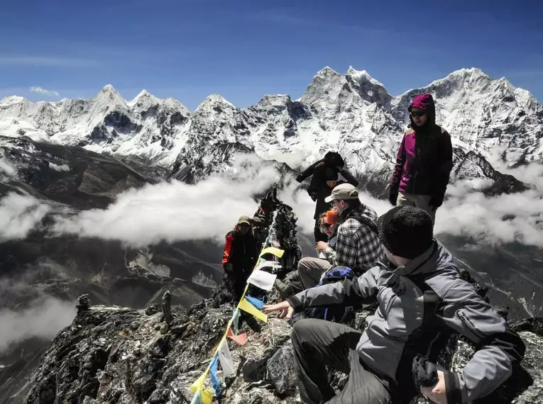 Everest Komfort Trek: Eine Reise durch Nepals majestätische Bergwelt