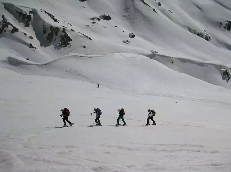 Anspruchsvolle Skitourenwoche auf der Caricc Alm