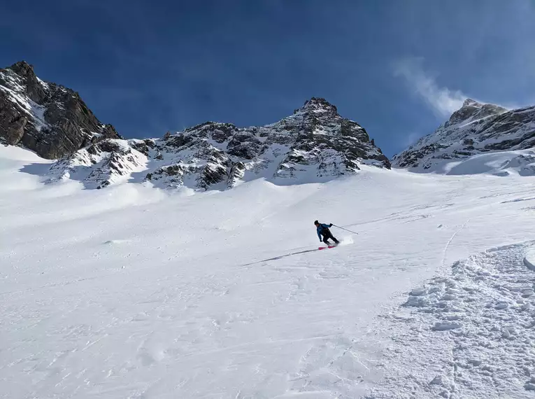 Silvester an der Jenatschhütte - mit Tourenskiern auf Schweizer Dreitausender